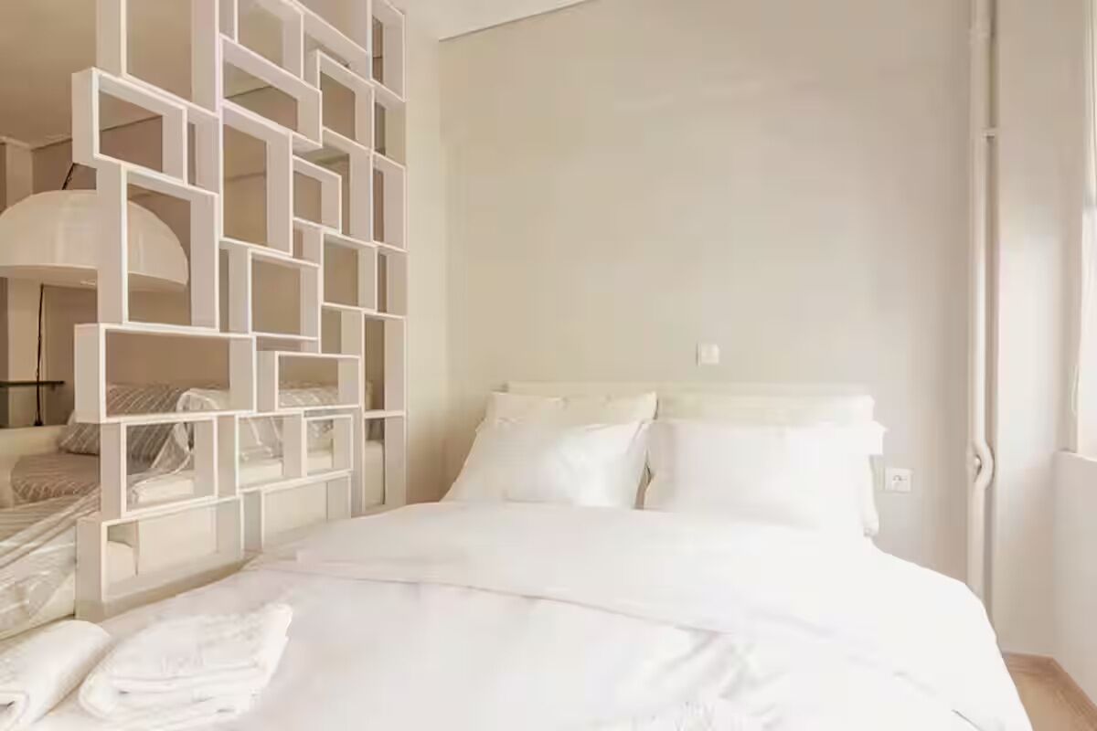 1 chambre, fer et planche à repasser, accès Internet