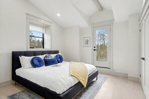 2 Schlafzimmer, Schreibtisch, Bügeleisen/Bügelbrett, WLAN