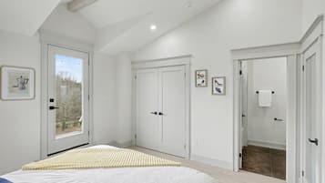 2 sovrum, skrivbord, strykjärn/strykbräda och wi-fi