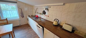 Private kitchen - Cozy, quiet vacation apartment by the city forest - 7 min to the beach (Kühlungsborn)