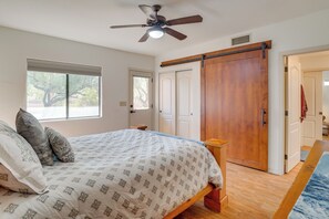 2 bedrooms, iron/ironing board, internet, bed sheets