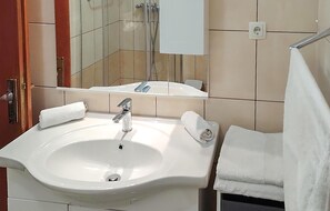 Shower - 2 bedroom nice apartment in Turanj (Turanj)
