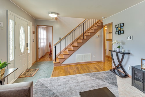 Near Beaches, Base & Bay! Hampton Home w/ Backyard