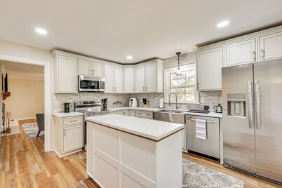 Comfort & Convenience! Home 3 Mi to Dtwn Wilson