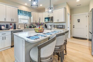 Fridge, microwave, stovetop, dishwasher - Hot Tub + Fire Pit: Home Near Dtwn Little River! (Little River)