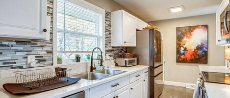 Refrigerador, microondas, parrilla de estufa y lavavajillas