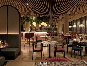Restaurant - Hotel Indigo Gloucester The Forum By IHG (Gloucester)
