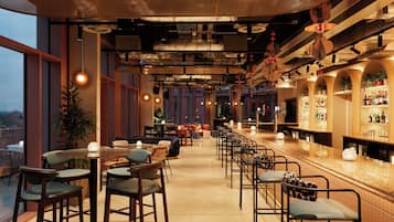 2 bars/lounges, rooftop bar