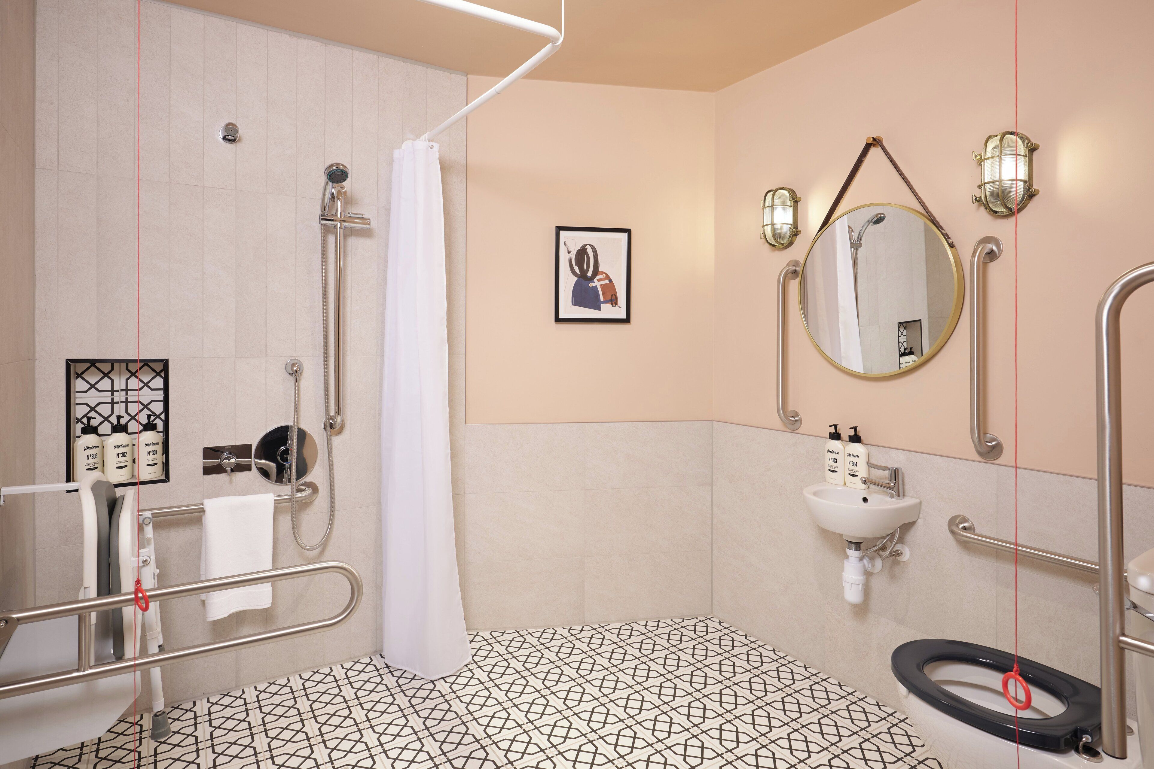 Kamar mandi difabel