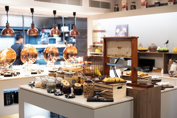 Daily buffet breakfast for a fee