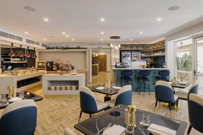 Restaurant - voco Darwin Suites by IHG (Darwin)