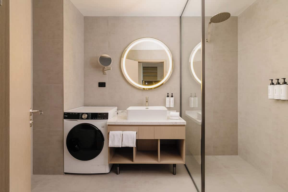 Literie de qualité supérieure, surmatelas, minibar
