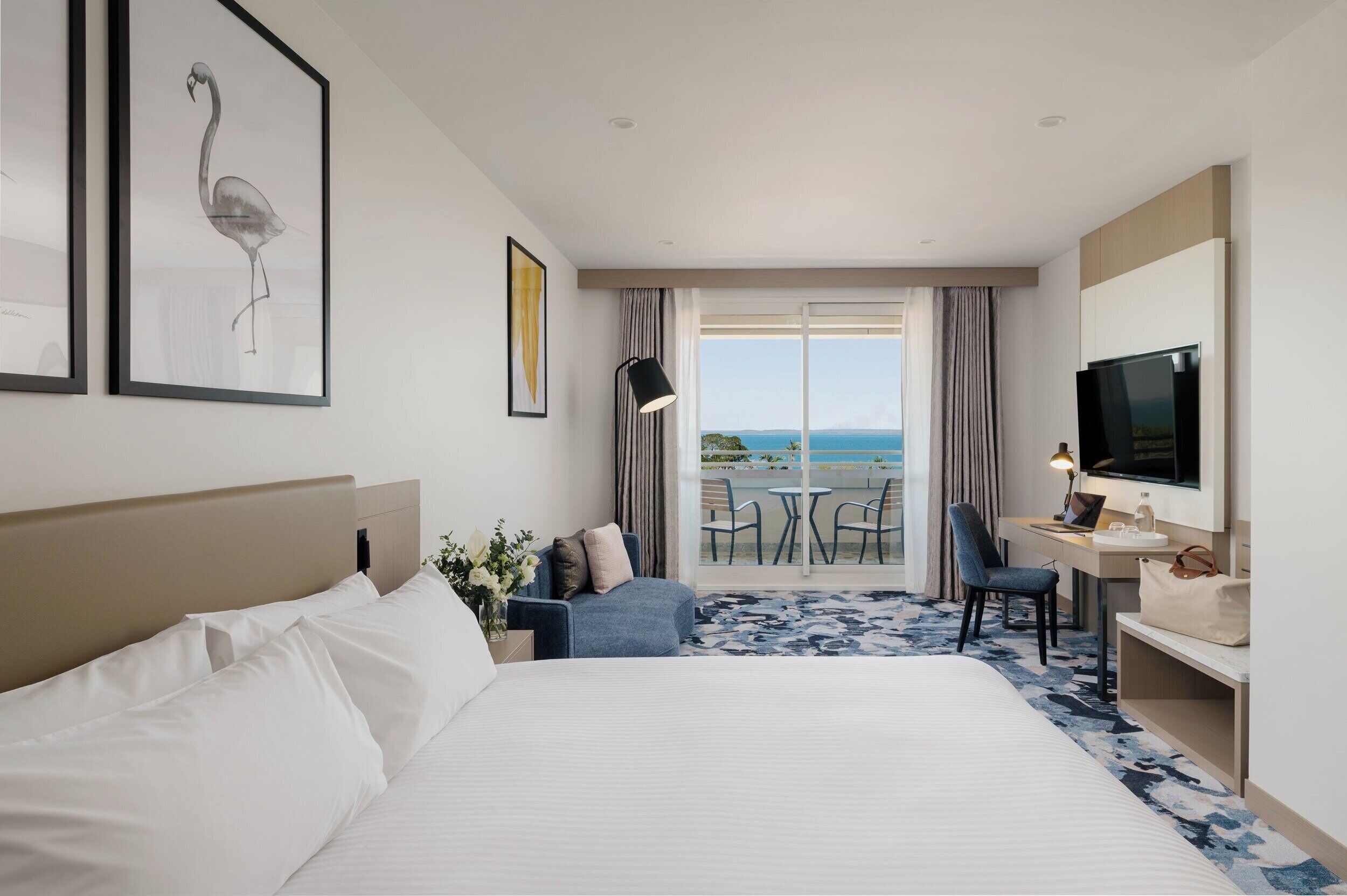 Suite, 1 King Bed, Balcony, Ocean View | Premium bedding, pillowtop beds, minibar, in-room safe