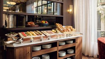 Petit déjeuner (737100 VND par personne)