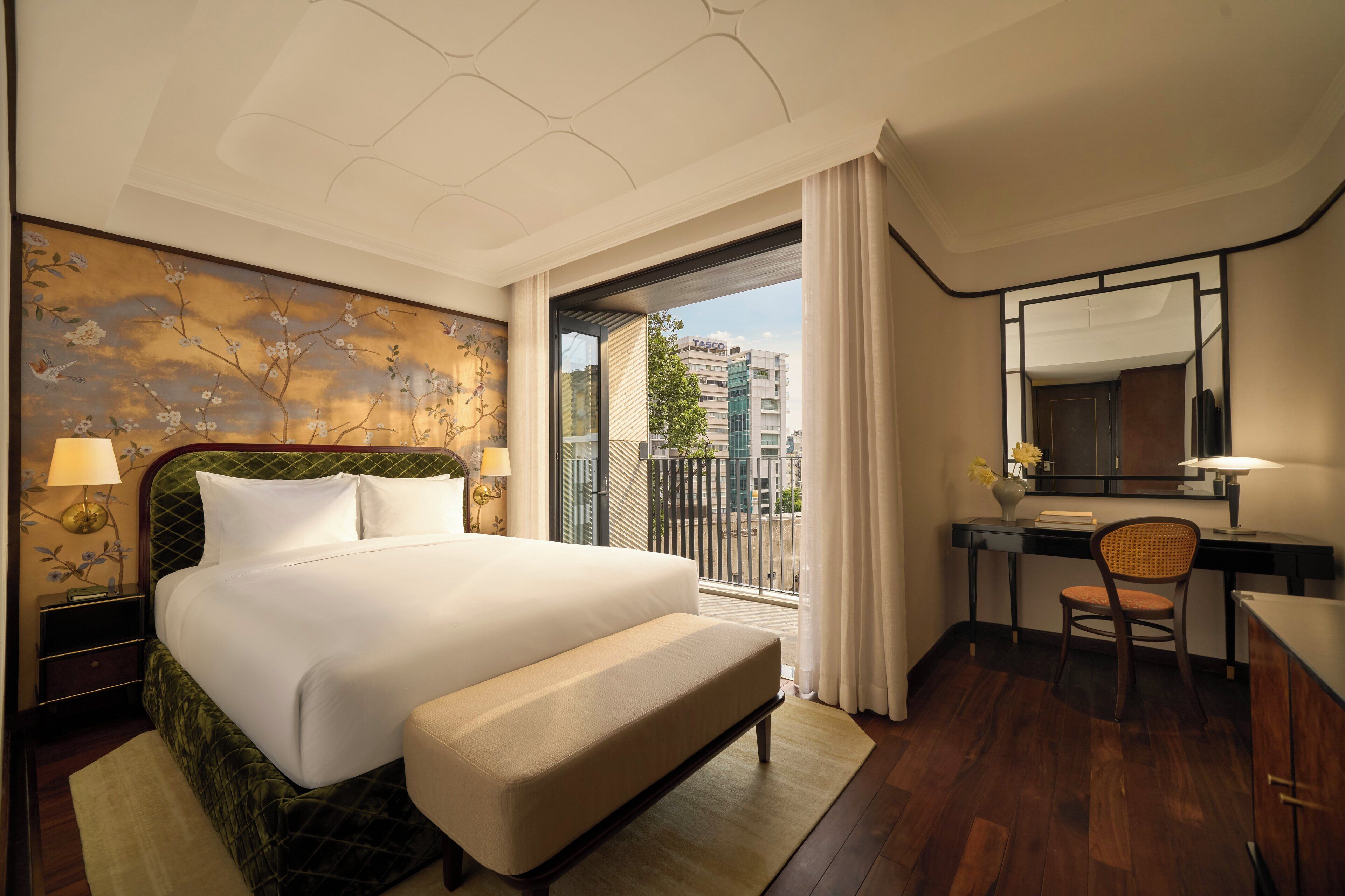 Minibar, in-room safe, desk, iron/ironing board