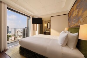 Premium Room, 1 Queen Bed, Bathtub | City view - Rêve Ho Chi Minh City Vignette Collection by IHG (Ho Chi Minh City)