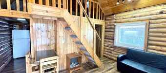 Fox Furrow — Rustic Cabin with Sauna