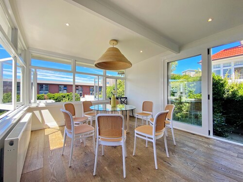 Auckland City Oasis + Pool