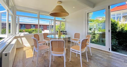 Auckland City Oasis + Pool