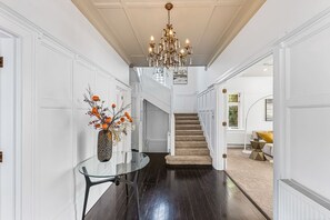 Interior - Auckland City Oasis + Pool (Auckland)