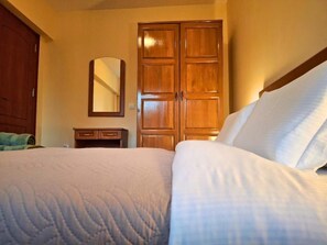 Iron/ironing board, WiFi, bed sheets