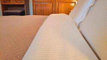 Ferros/tábuas de passar roupa, Wi-Fi, roupa de cama