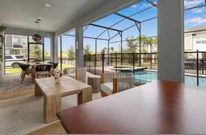 House - Luxury 9BR Solara Home Themed Fun Pool (Kissimmee)