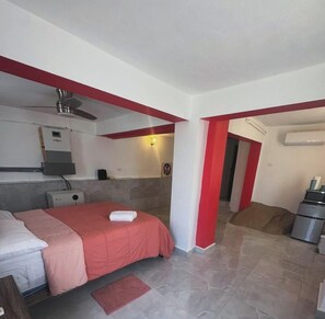 1 bedroom, iron/ironing board, WiFi, bed sheets - Caguama Room 1-bedroom hotel suite in beautiful Luquillo with AC (Luquillo)