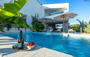 Pool - Stunning home in Pinezici with private swimming pool, can be inside or outside (Pinezici)
