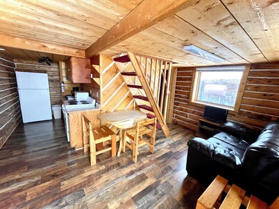 Fisherman's Fortress — Rustic Cabin