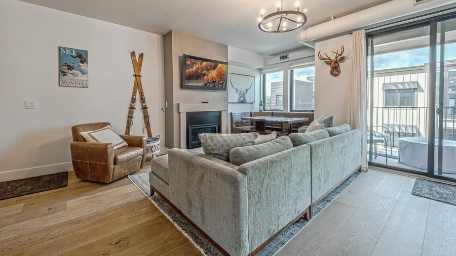 Whitefish Loft, Downtown Condo for 6