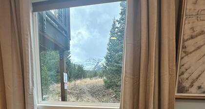 New, Cozy Condo Steps to Big Sky Resort • Ski, Bike & Explore Yellowstone