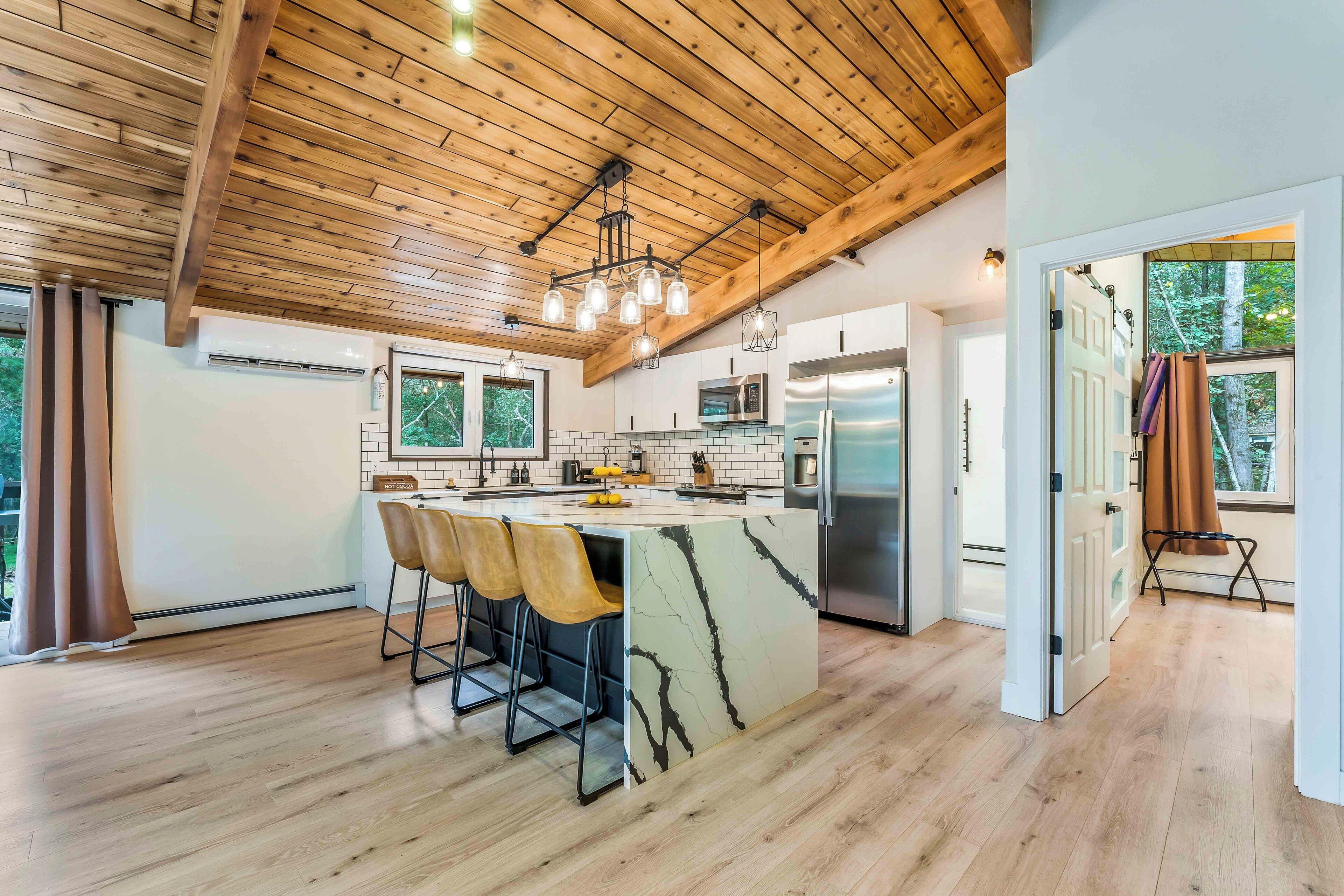 Refrigerador, microondas, horno, lavavajillas