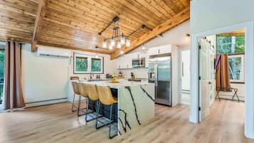 Refrigerador, microondas, horno, lavavajillas