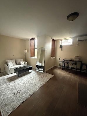 Living area - Pet friendly apartment 1bd in arena district with event parking (Detroit)