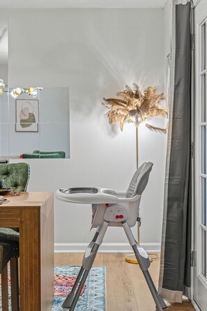 Interior - The Blue House: Games - UGA - 3 King Beds - Massage Chair (Athens)