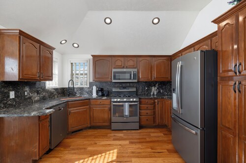 Whole House w/ Granite Finishes, Walk-In Showers & Fenced Yard