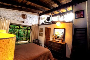 Iron/ironing board, WiFi, bed sheets - Serene 5-bedroom house in Panajachel perfect for your getaway (Panajachel)