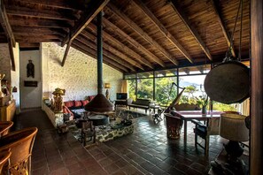 Interior - Serene 5-bedroom house in Panajachel perfect for your getaway (Panajachel)
