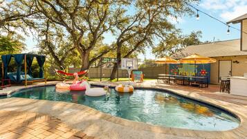 Piscine extérieure, piscine chauffée