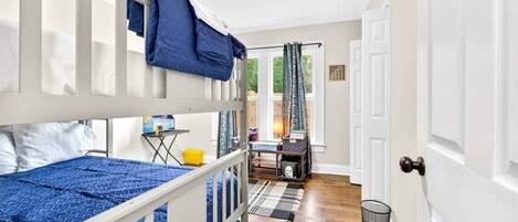 Zimmersafe, Bügeleisen/Bügelbrett, WLAN, Bettwäsche