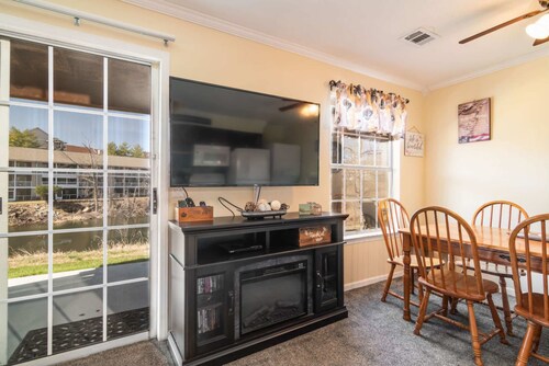 The Cozy Hideaway Stay for 6