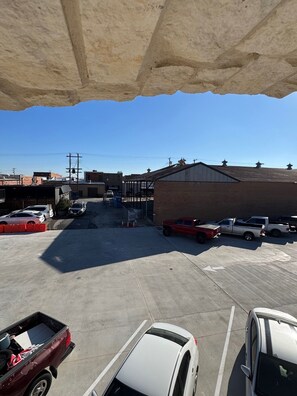 Property grounds - The New Wave Lawson Unit 209 (Midlothian)