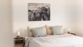 4 habitaciones, tabla de planchar con plancha, wifi y ropa de cama