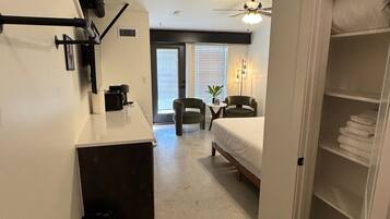 Iron/ironing board, free WiFi, bed sheets, wheelchair access