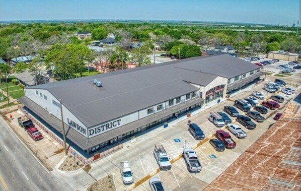 Exterior - The New Wave Lawson Unit 209 (Midlothian)