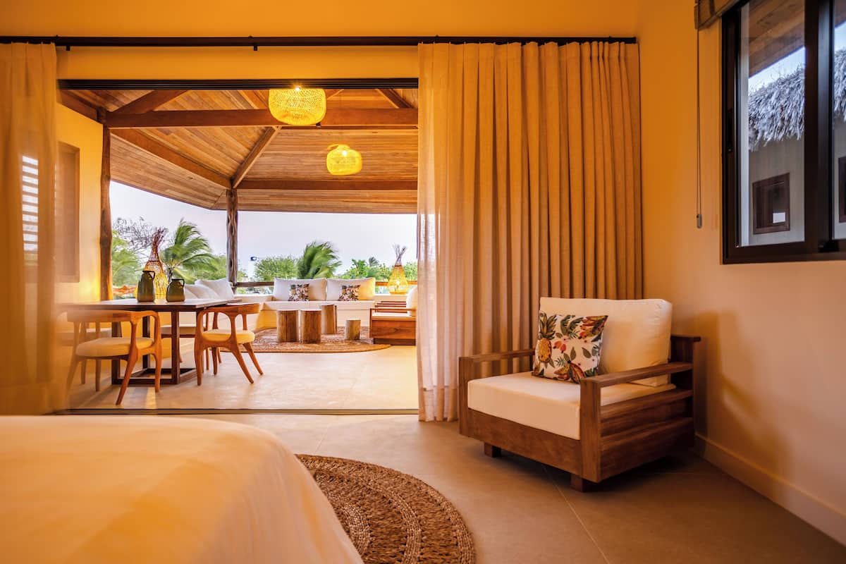 Premium bedding, in-room safe, blackout curtains, free WiFi