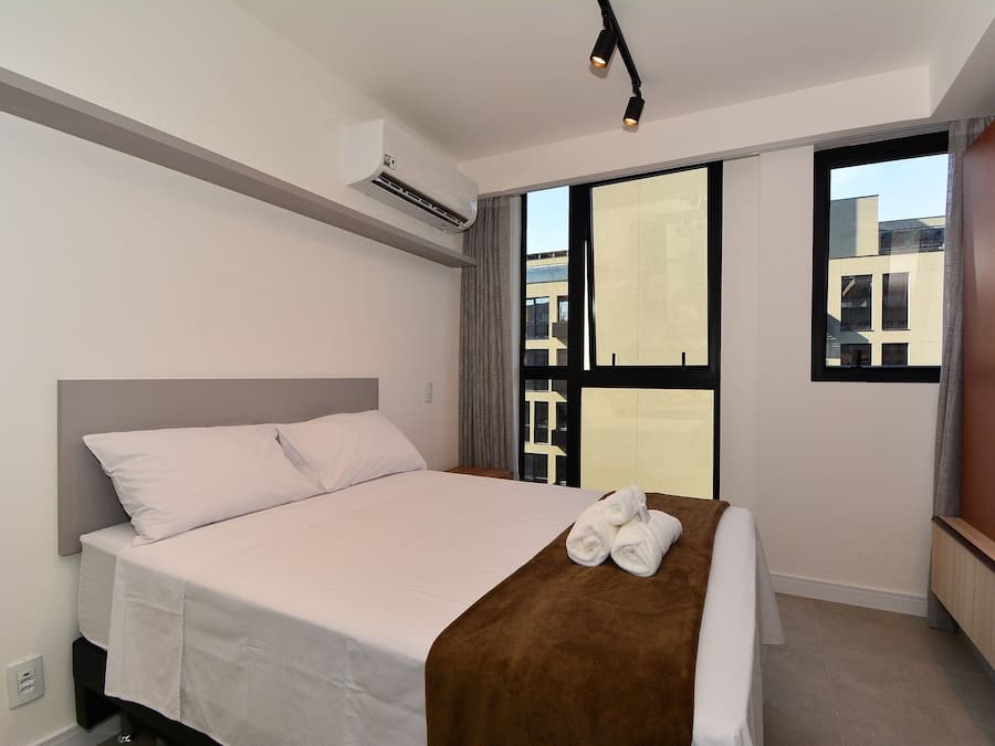 Verduisterende gordijnen, gratis wifi, beddengoed