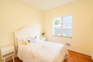 2 間睡房、熨斗/熨衫板、上網、床單