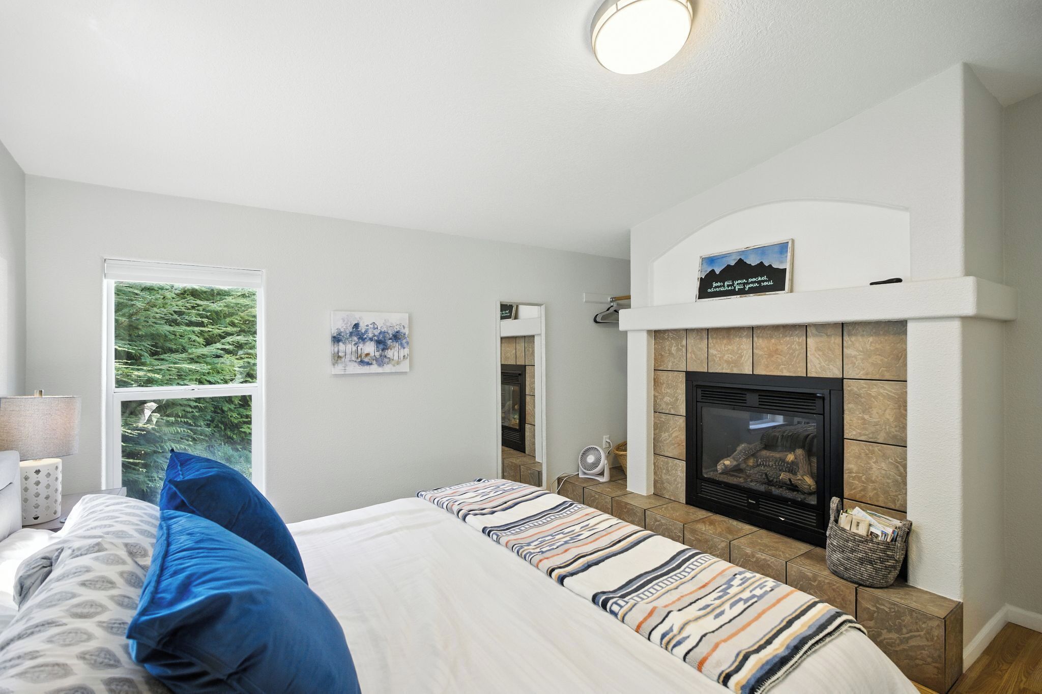 Desk, iron/ironing board, free WiFi, bed sheets